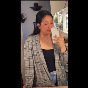 Meet your Posher, Kettzia